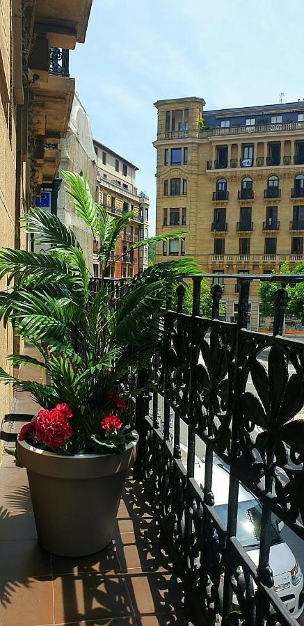 Pension Nuevas Artes San Sebastian Exterior photo