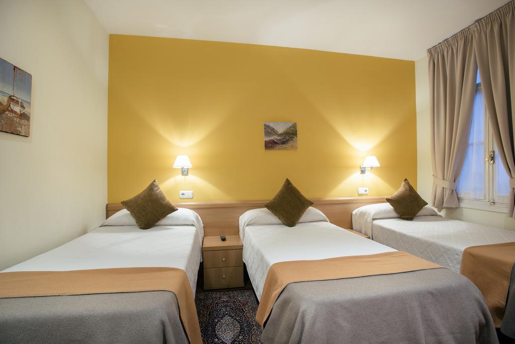 Pension Nuevas Artes San Sebastian Room photo