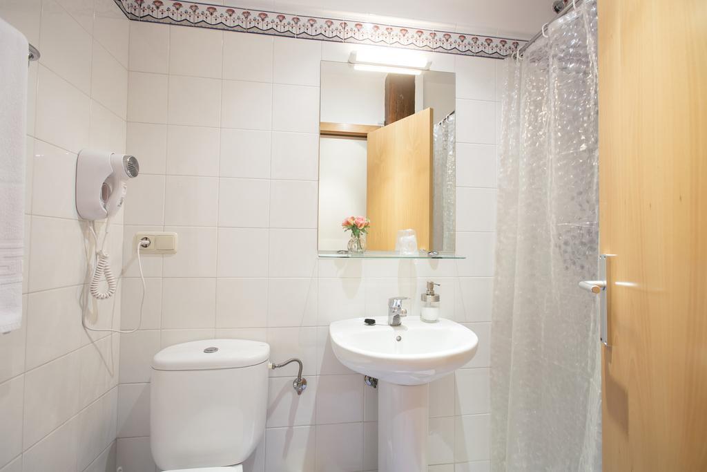 Pension Nuevas Artes San Sebastian Room photo
