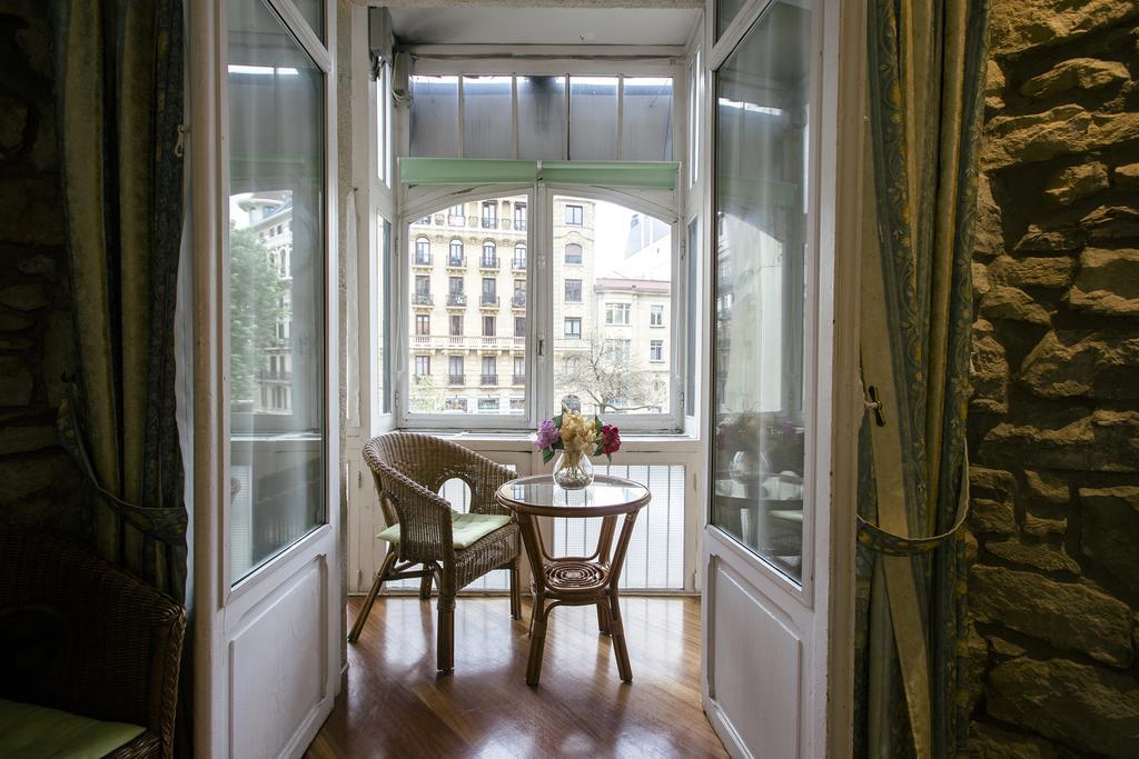 Pension Nuevas Artes San Sebastian Exterior photo